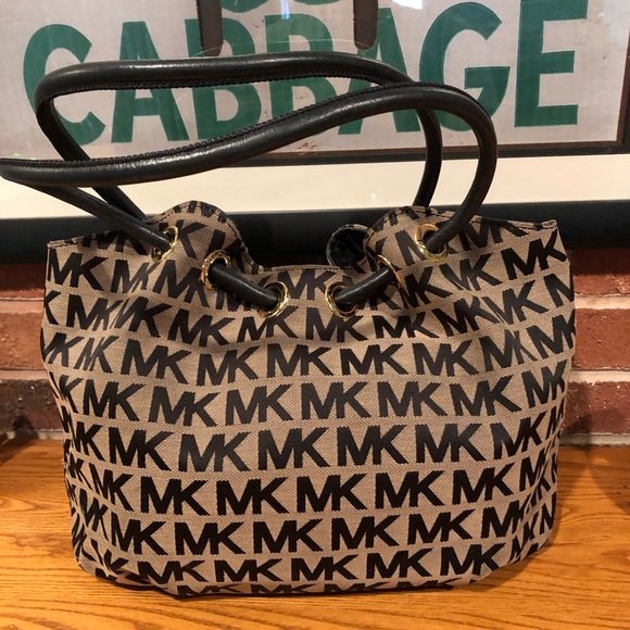 Authentic Michael Kors purse - Picture 4 of 5